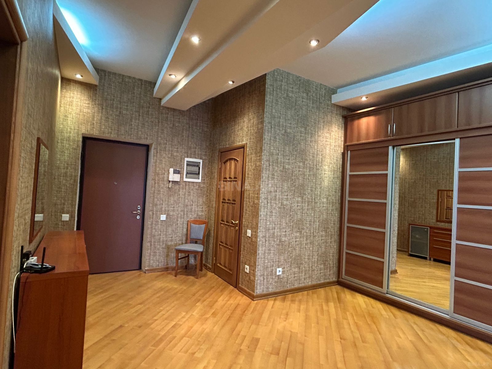 3 otaqlı Yeni tikili, Nizami m., Bakı