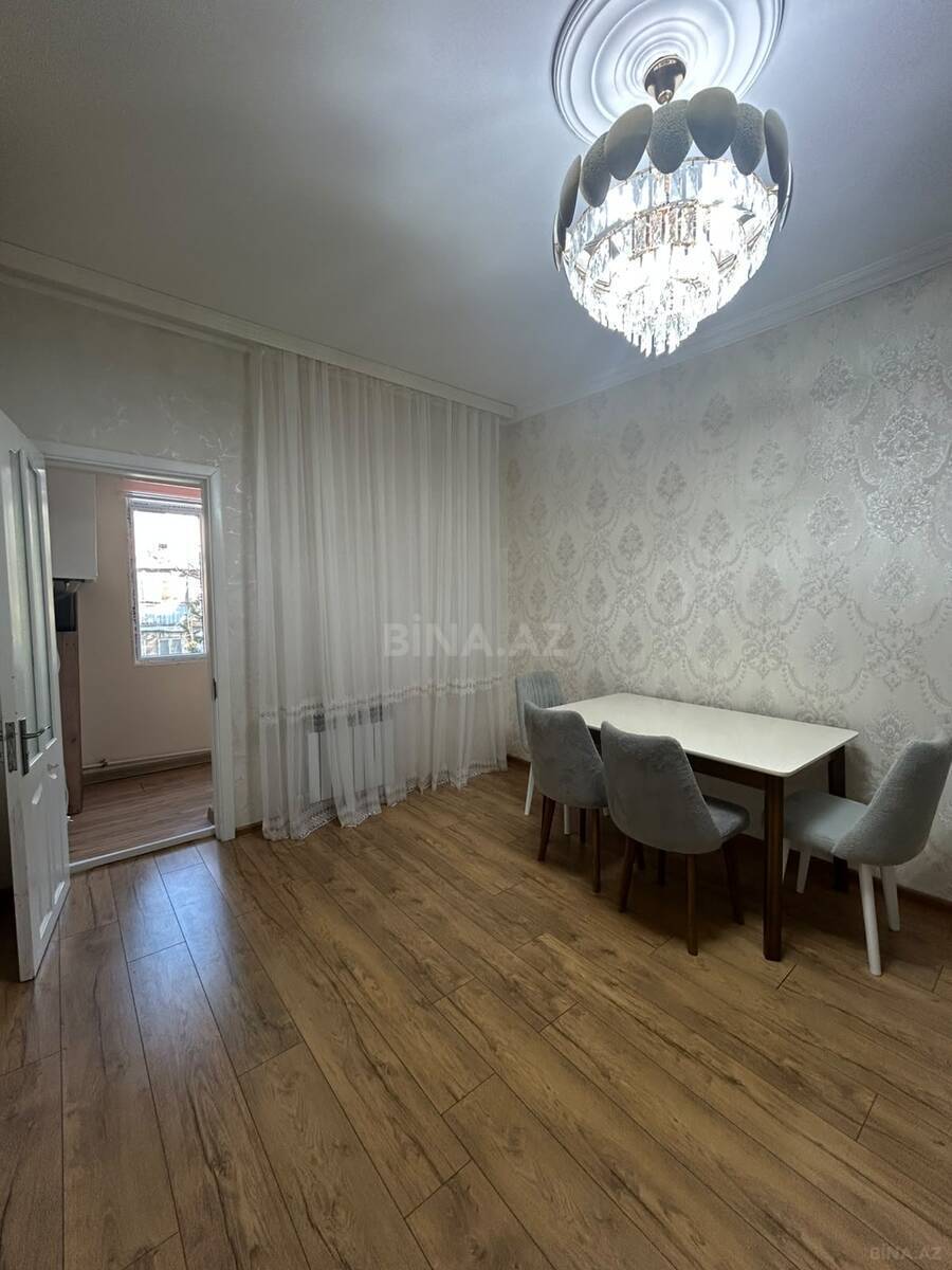 3 otaqlı Köhnə tikili, Memar Əcəmi m., Bakı