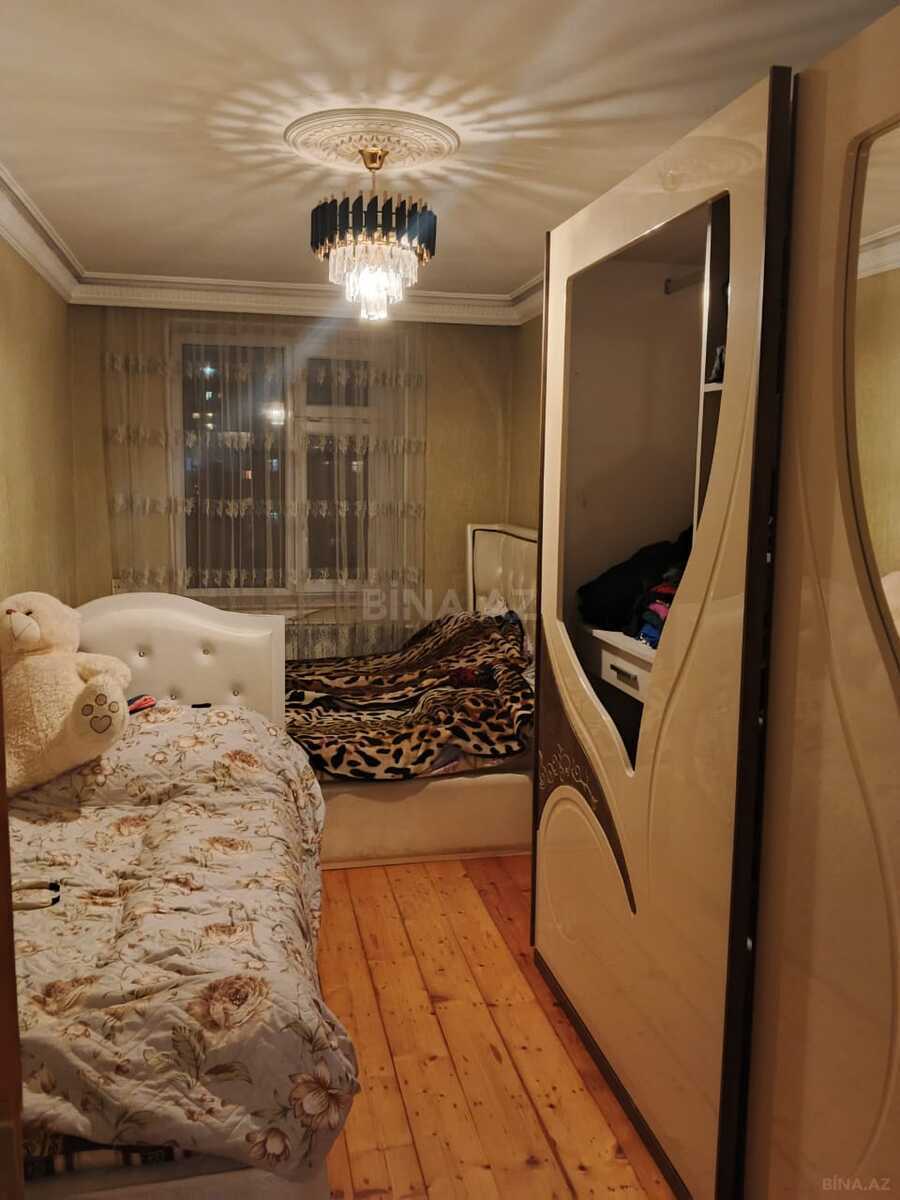 4 otaqlı Köhnə tikili, Neftçilər m., Bakı