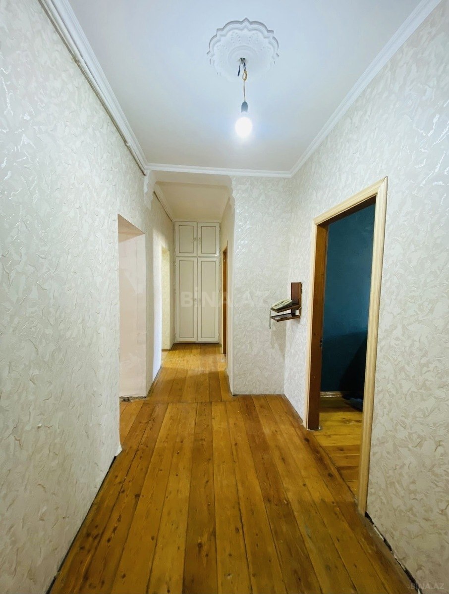 4 otaqlı Köhnə tikili, Xalqlar Dostluğu m., Bakı