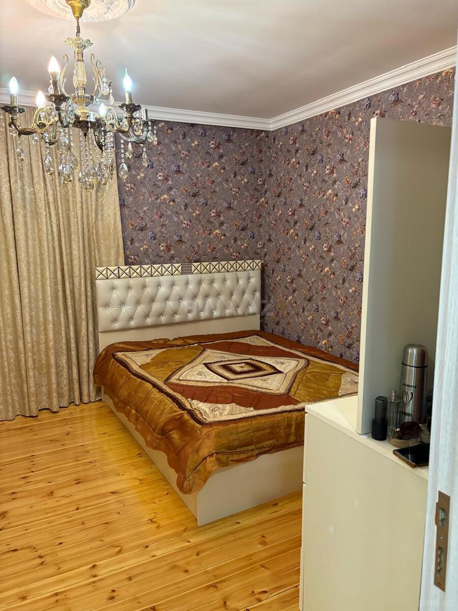 4 otaqlı Köhnə tikili, Lökbatan q., Bakı