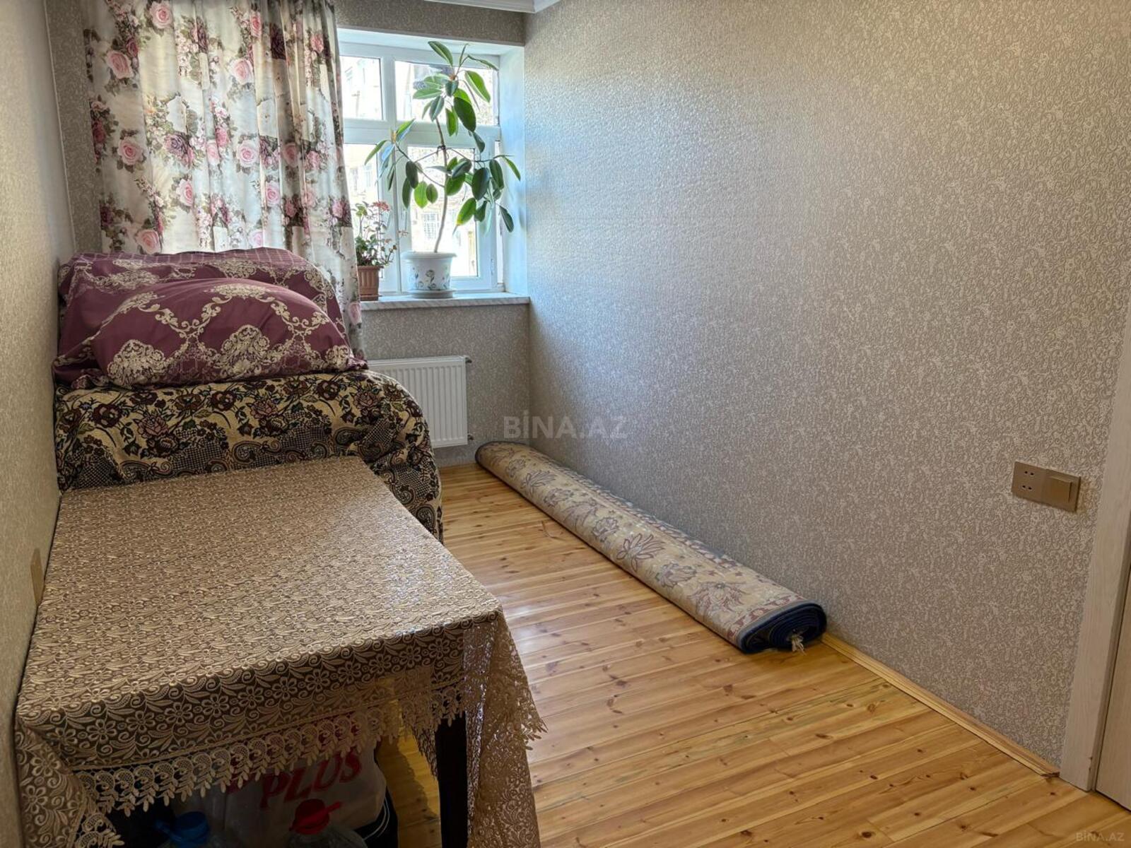 4 otaqlı Köhnə tikili, Lökbatan q., Bakı