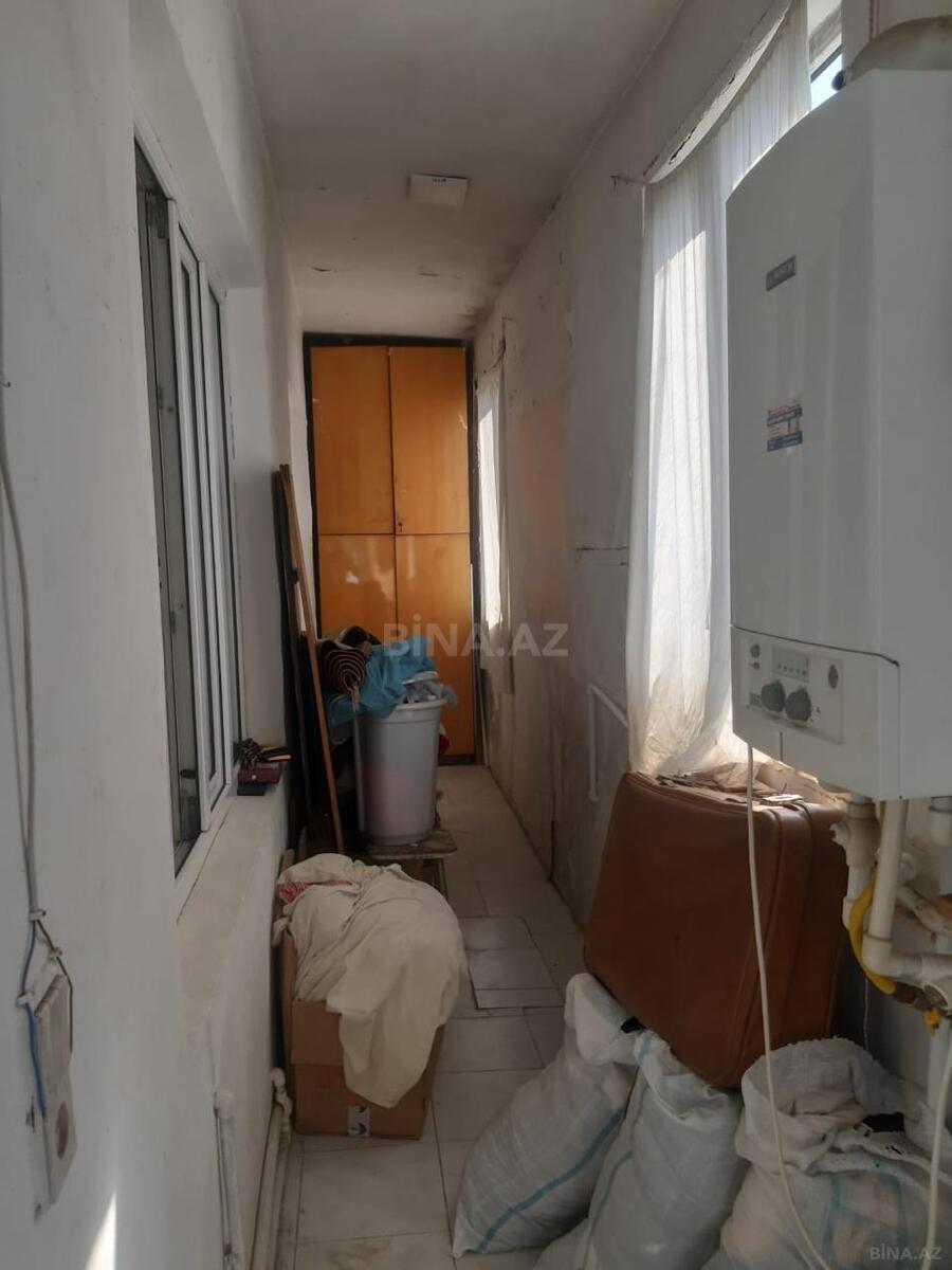 4 otaqlı Köhnə tikili, Memar Əcəmi m., Bakı