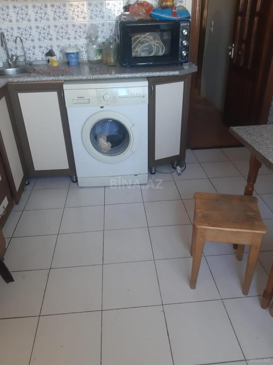 4 otaqlı Köhnə tikili, Memar Əcəmi m., Bakı