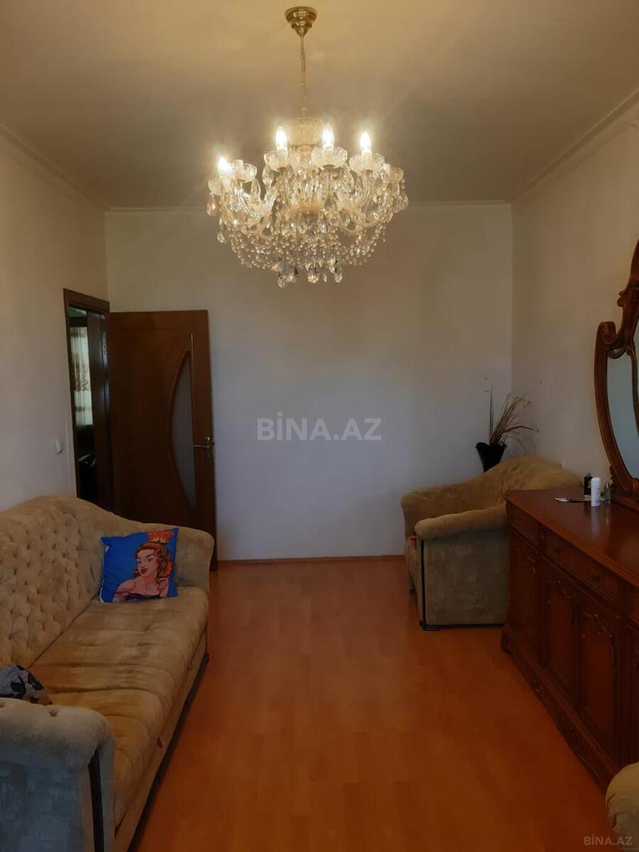 4 otaqlı Köhnə tikili, Memar Əcəmi m., Bakı