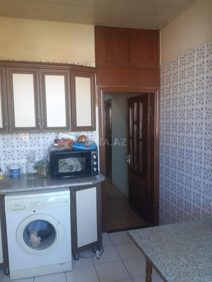 4 otaqlı Köhnə tikili, Memar Əcəmi m., Bakı