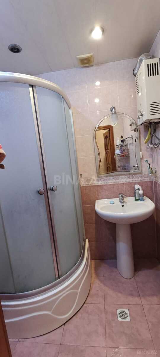 3 otaqlı Köhnə tikili, 8-ci mikrorayon q., Bakı