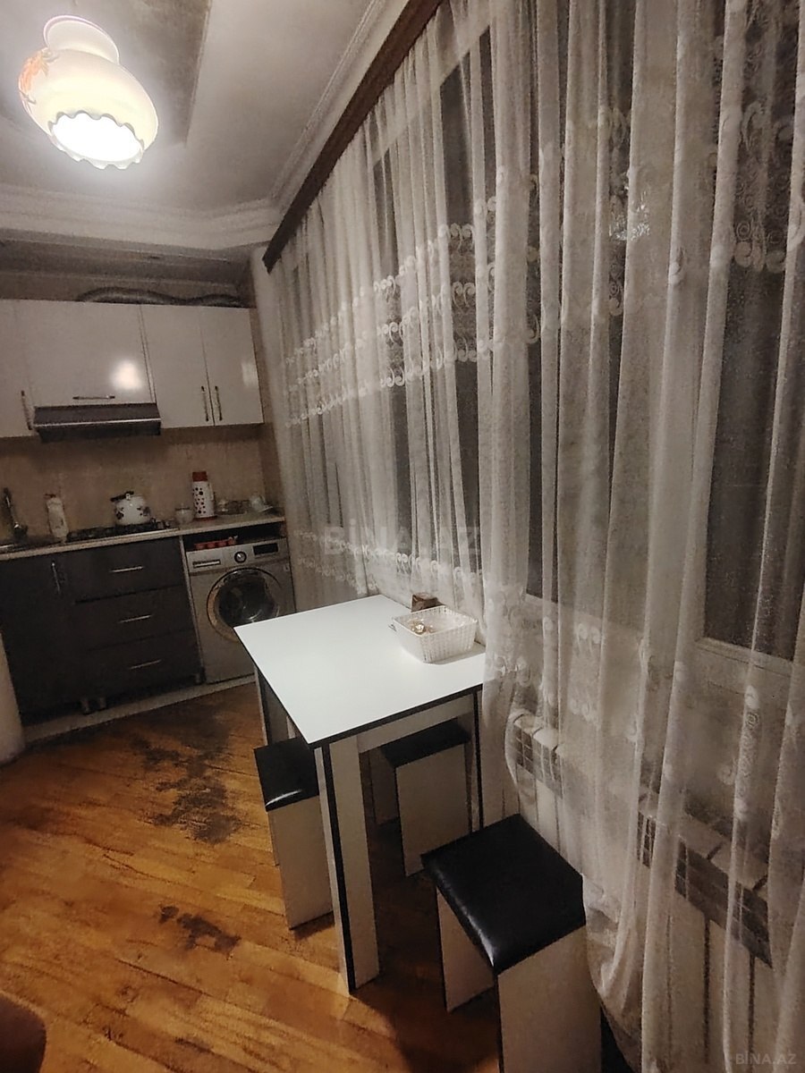 3 otaqlı Köhnə tikili, İnşaatçılar m., Bakı
