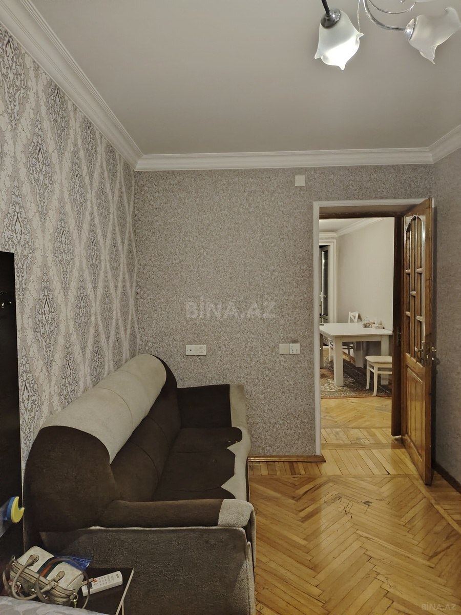 3 otaqlı Köhnə tikili, İnşaatçılar m., Bakı
