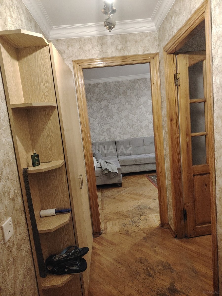 3 otaqlı Köhnə tikili, İnşaatçılar m., Bakı