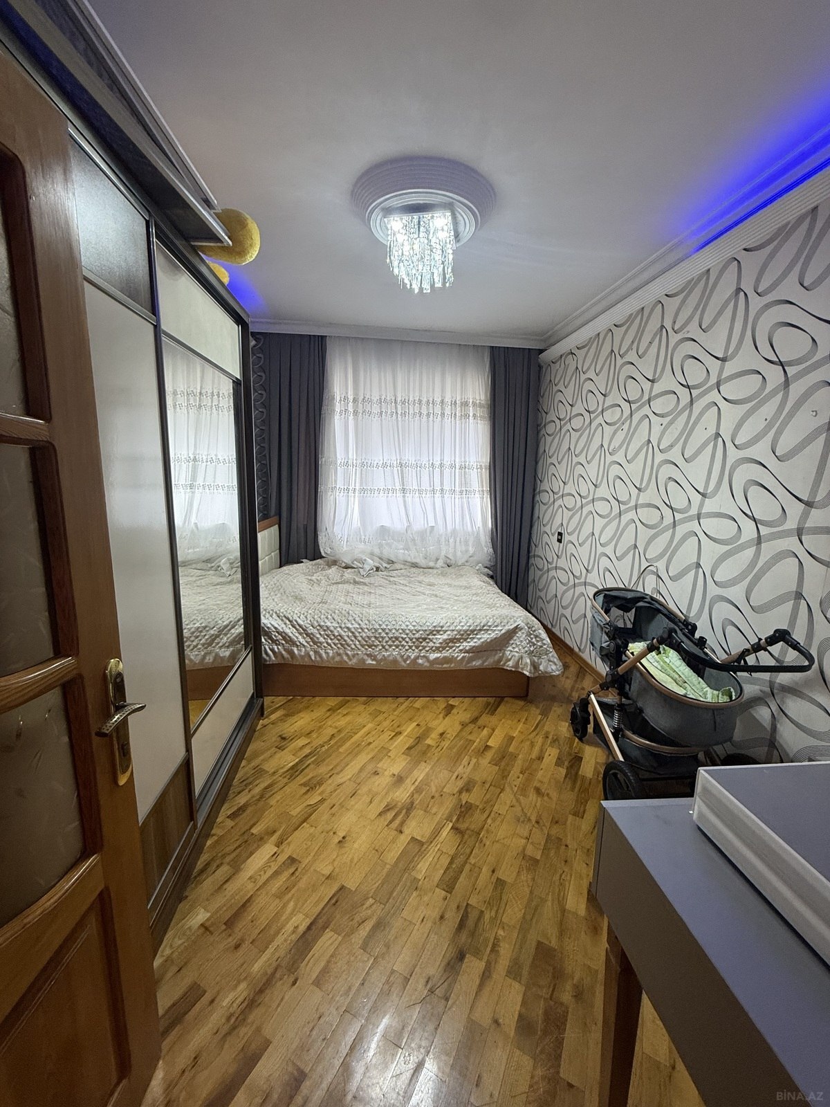 4 otaqlı Köhnə tikili, Qaraçuxur q., Bakı