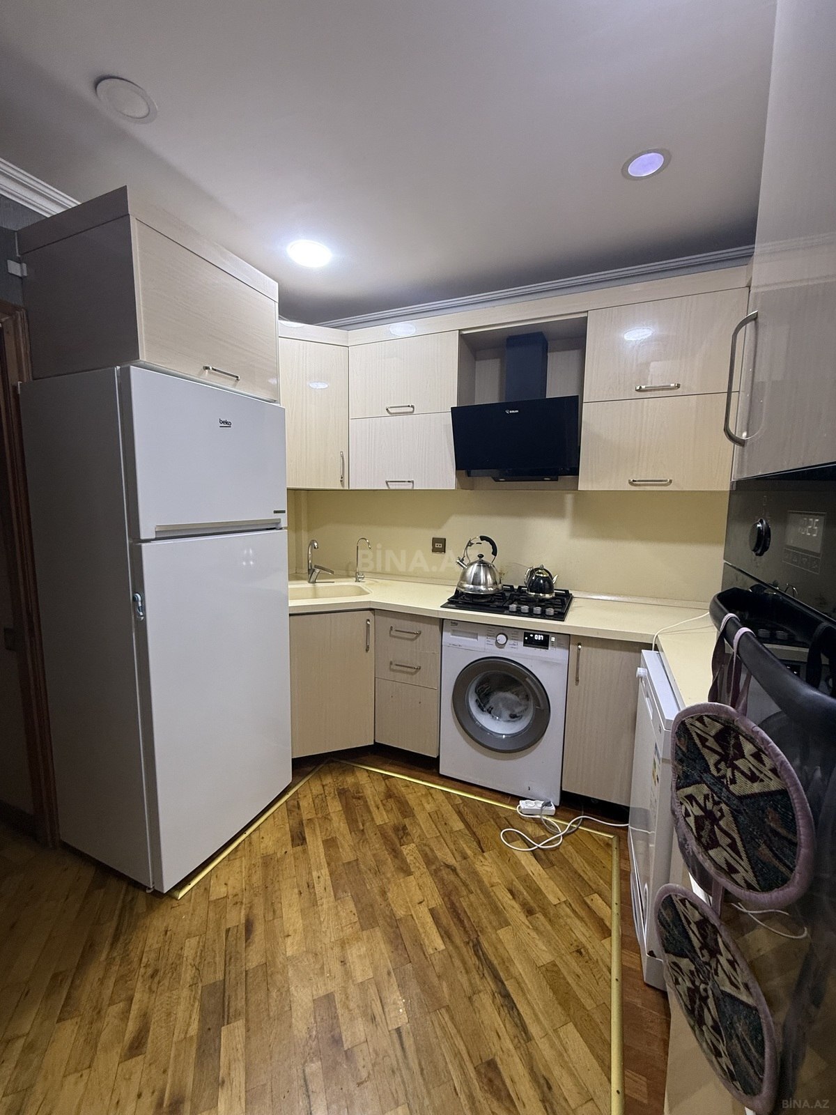 4 otaqlı Köhnə tikili, Qaraçuxur q., Bakı