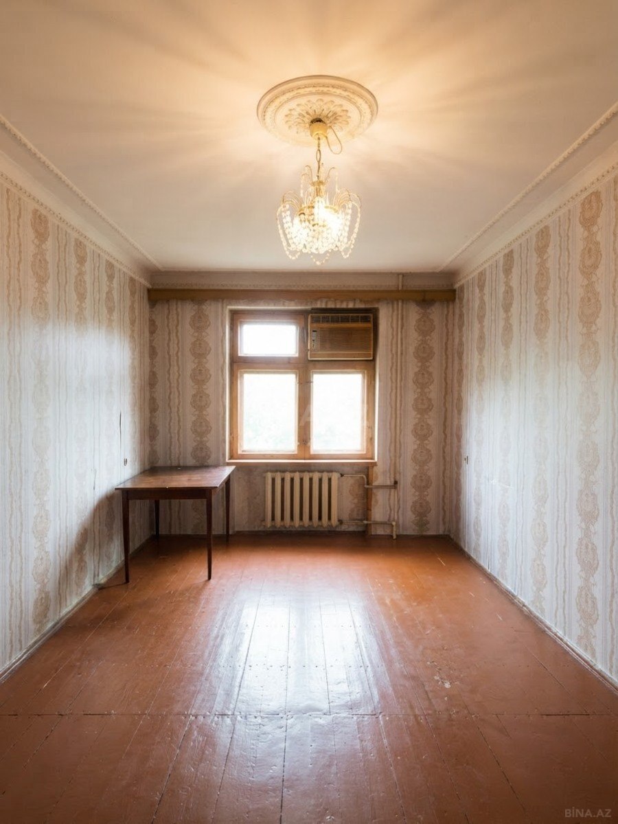 4 otaqlı Köhnə tikili, Əhmədli m., Bakı