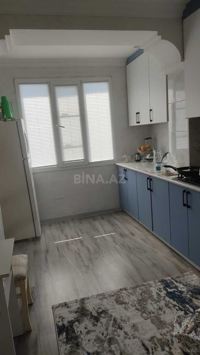 3 otaqlı Köhnə tikili, Xalqlar Dostluğu m., Bakı