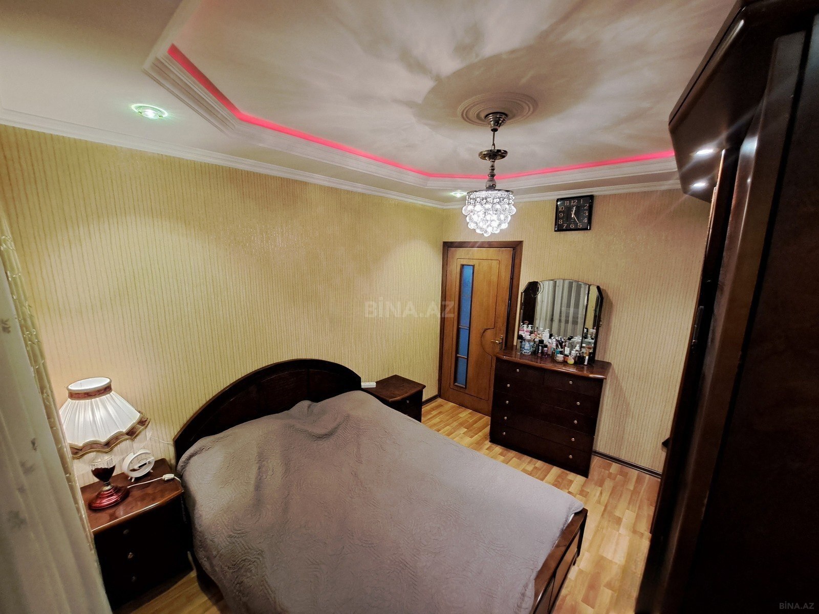 3 otaqlı Köhnə tikili, Həzi Aslanov m., Bakı