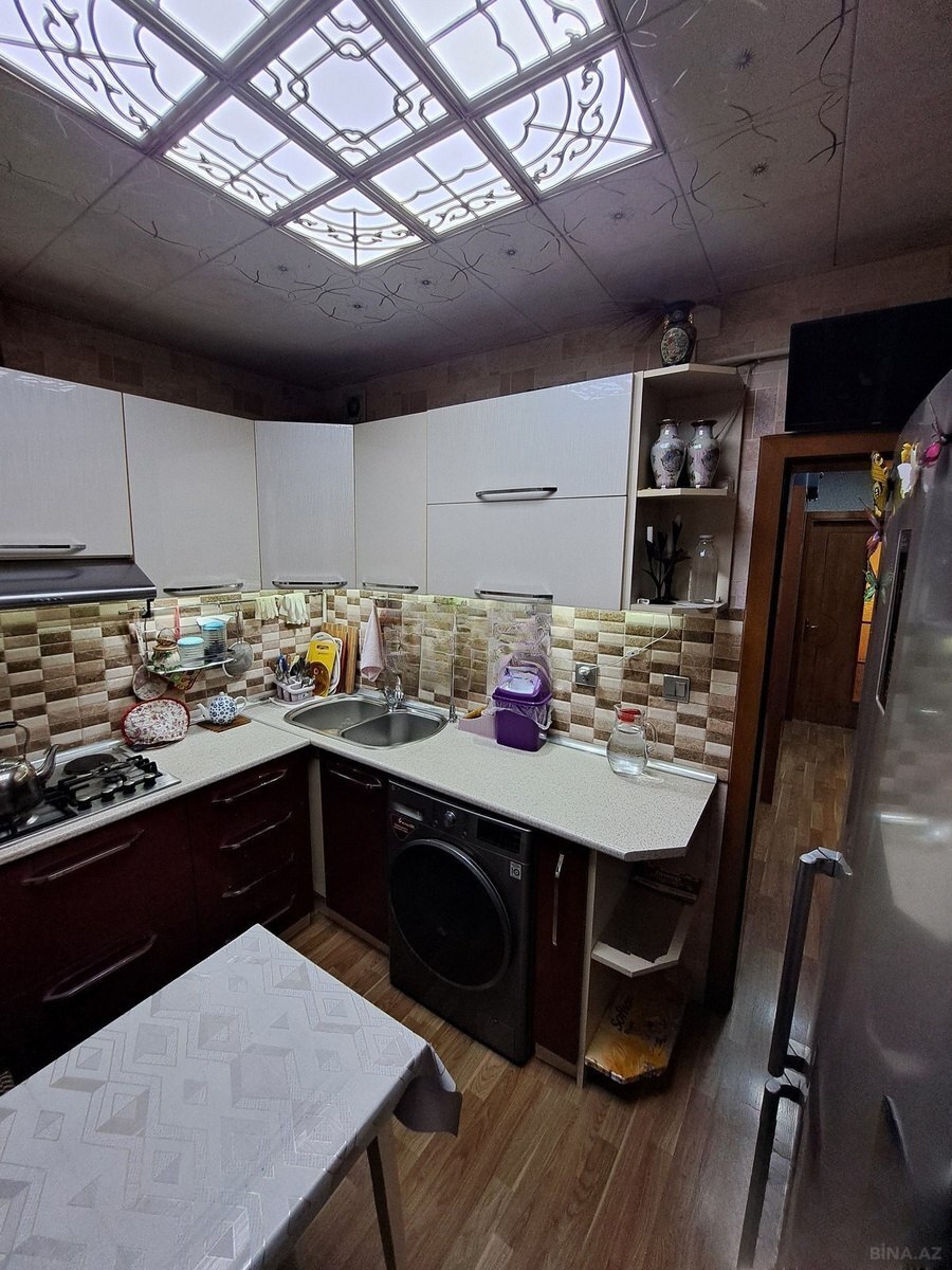 3 otaqlı Köhnə tikili, Həzi Aslanov m., Bakı