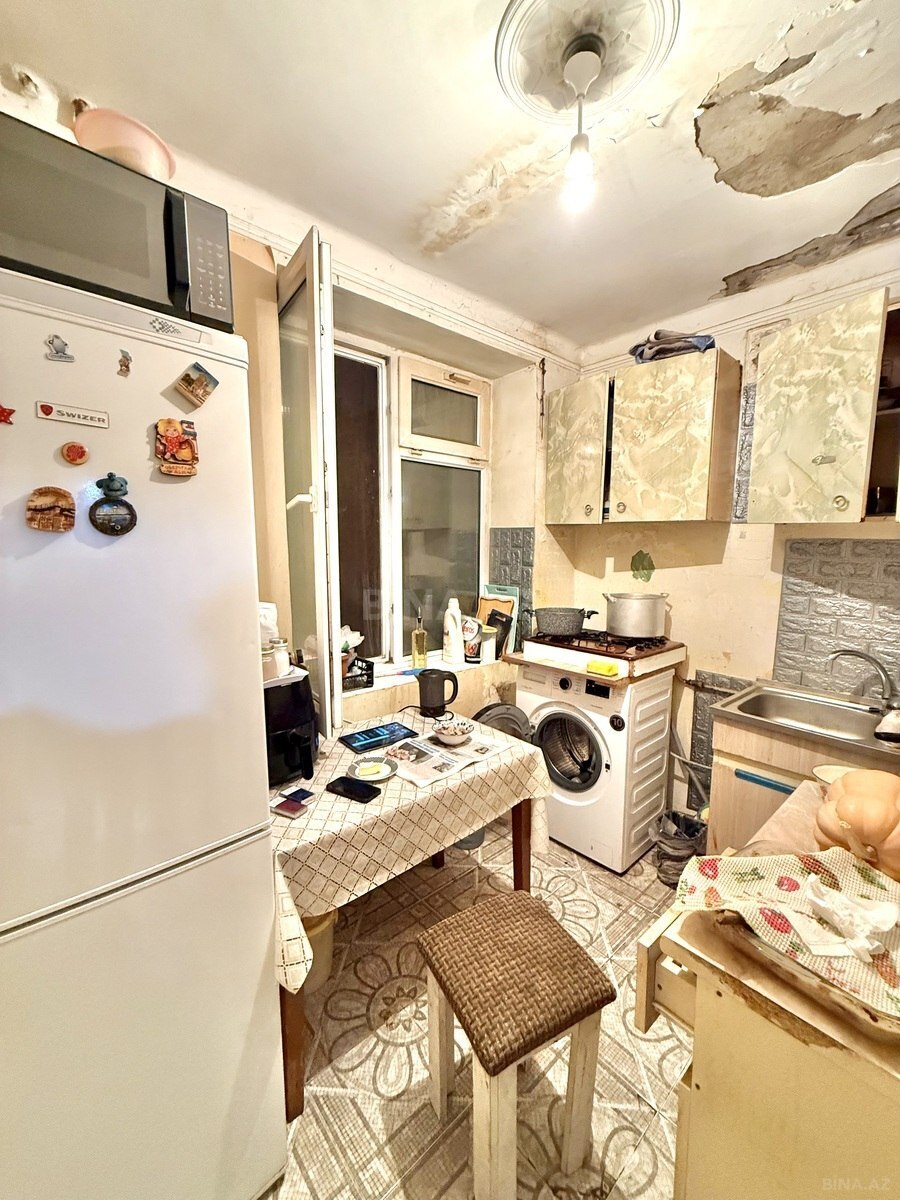 2 otaqlı Köhnə tikili, Qara Qarayev m., Bakı
