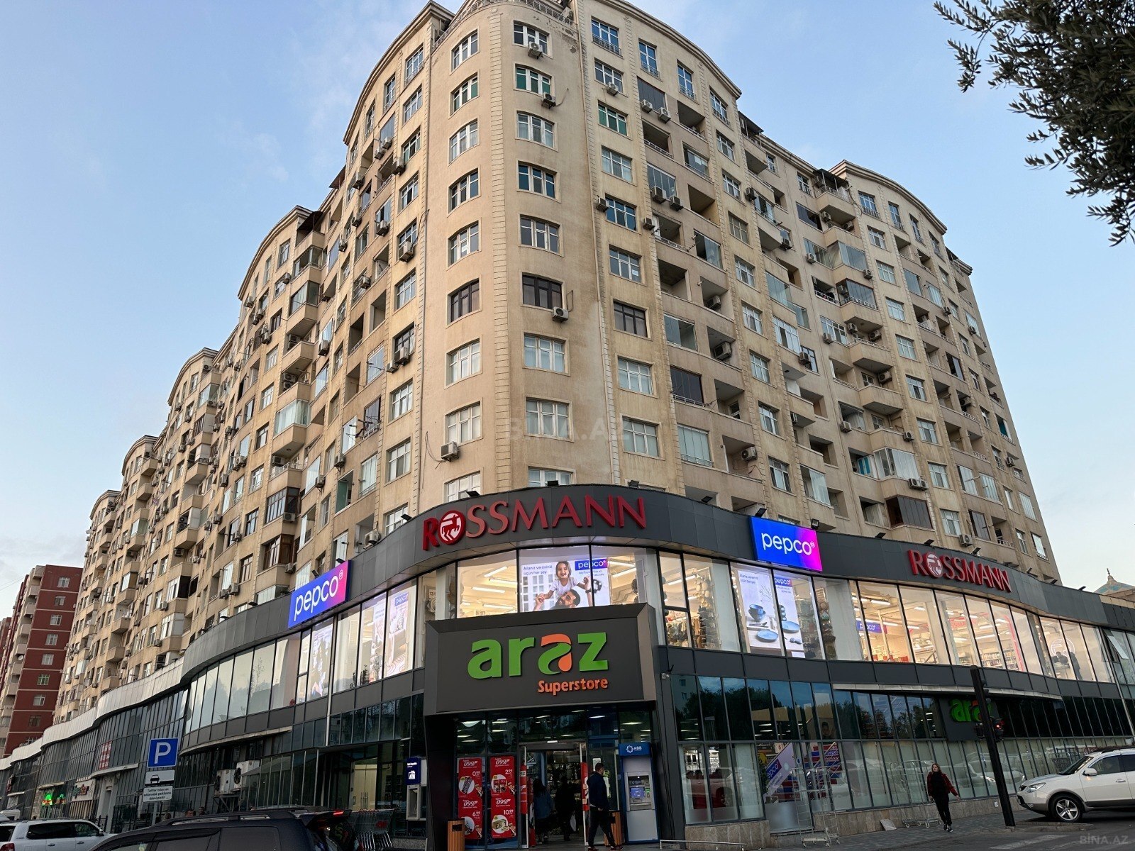 3 otaqlı Yeni tikili, Neftçilər m., Bakı