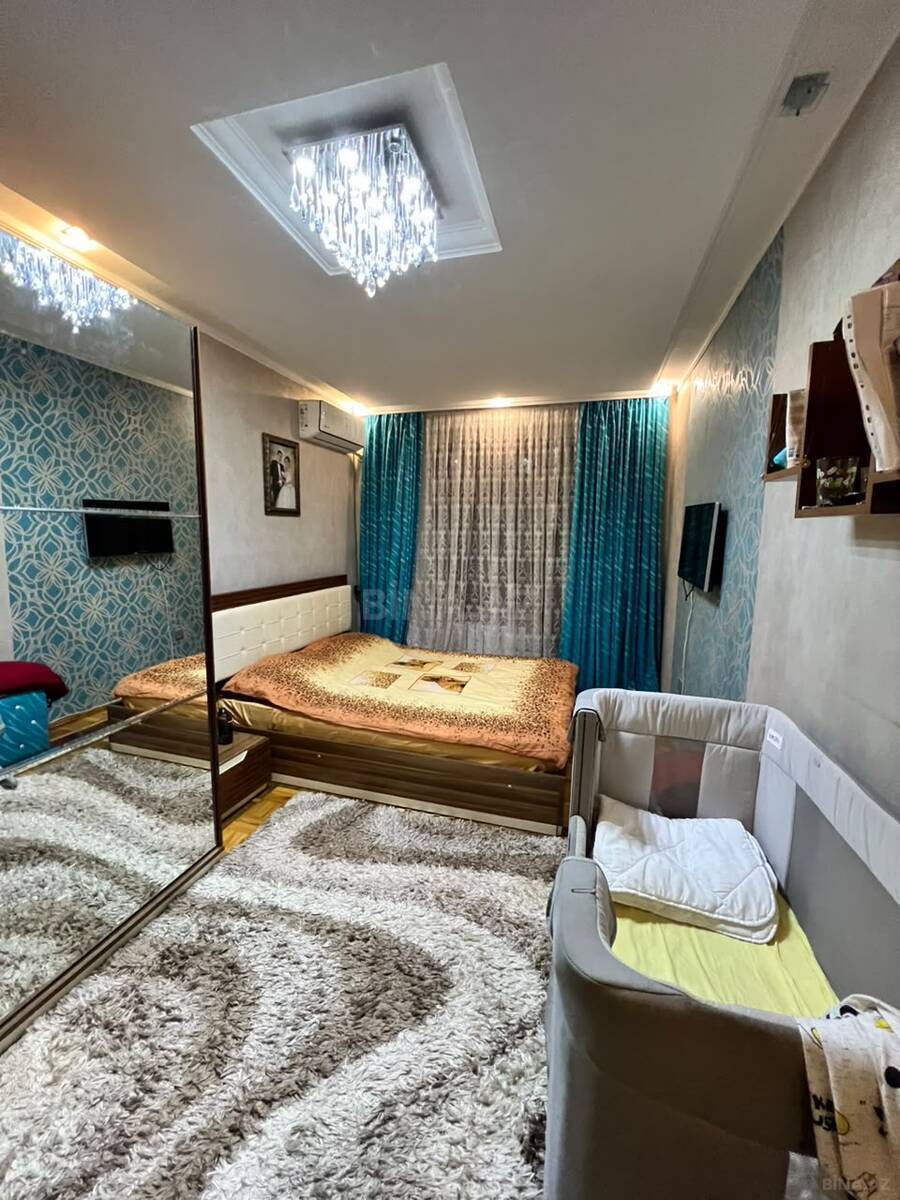 3 otaqlı Köhnə tikili, Şah İsmayıl Xətai m., Bakı