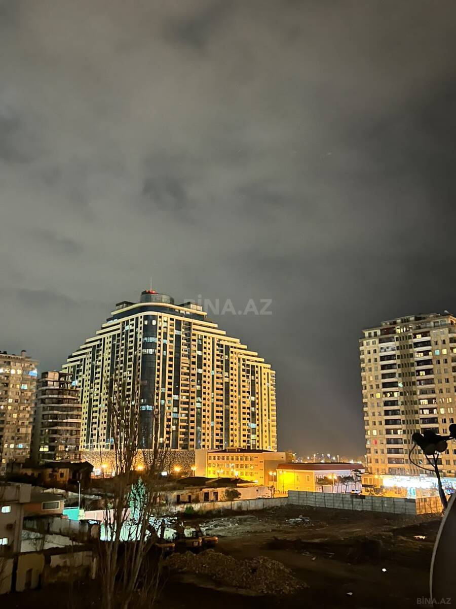 3 otaqlı Köhnə tikili, Şah İsmayıl Xətai m., Bakı