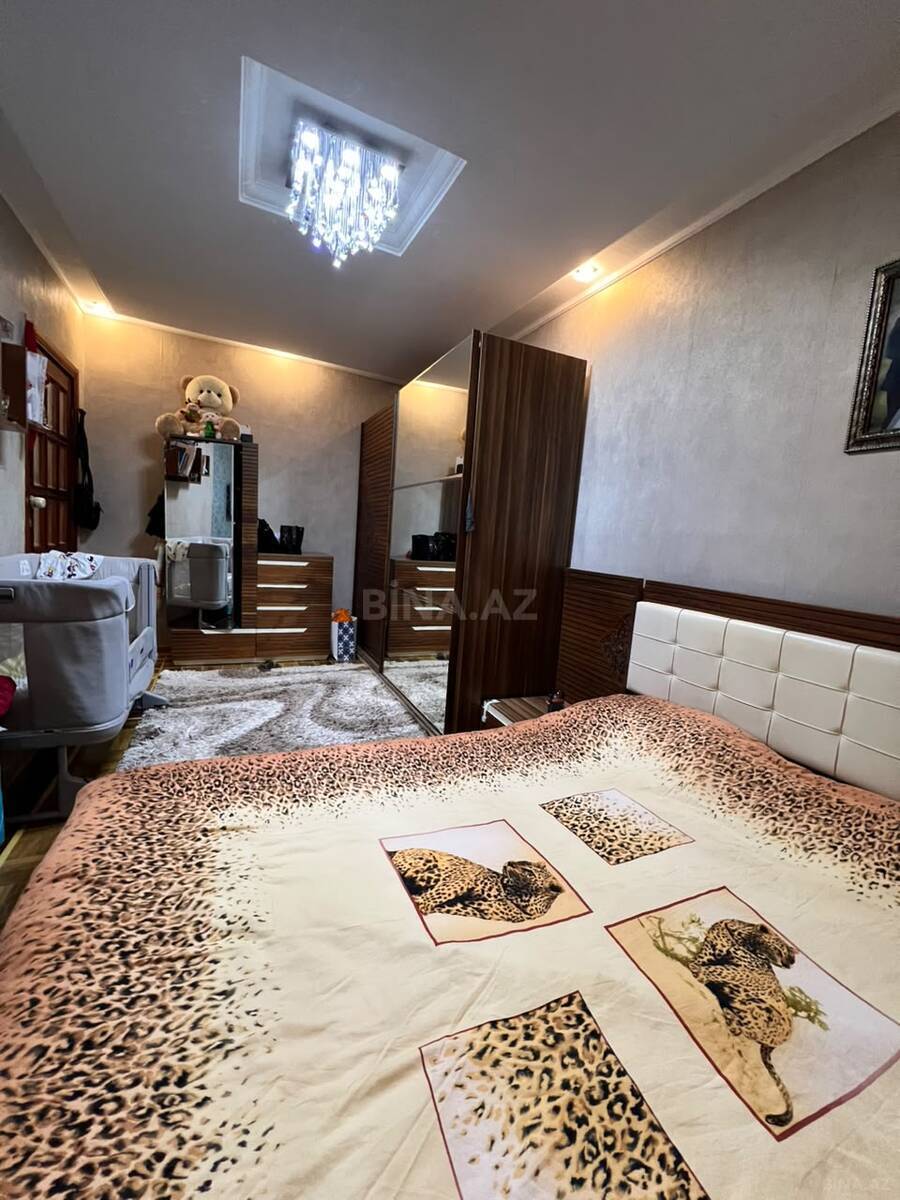3 otaqlı Köhnə tikili, Şah İsmayıl Xətai m., Bakı