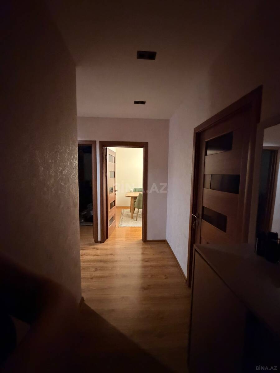 3 otaqlı Köhnə tikili, Memar Əcəmi m., Bakı