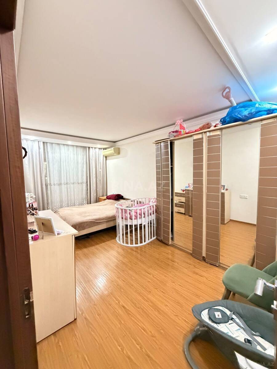 3 otaqlı Köhnə tikili, Memar Əcəmi m., Bakı