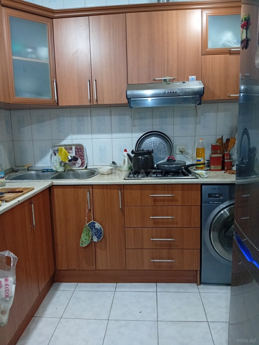 4 otaqlı Köhnə tikili, Azadlıq Prospekti m., Bakı