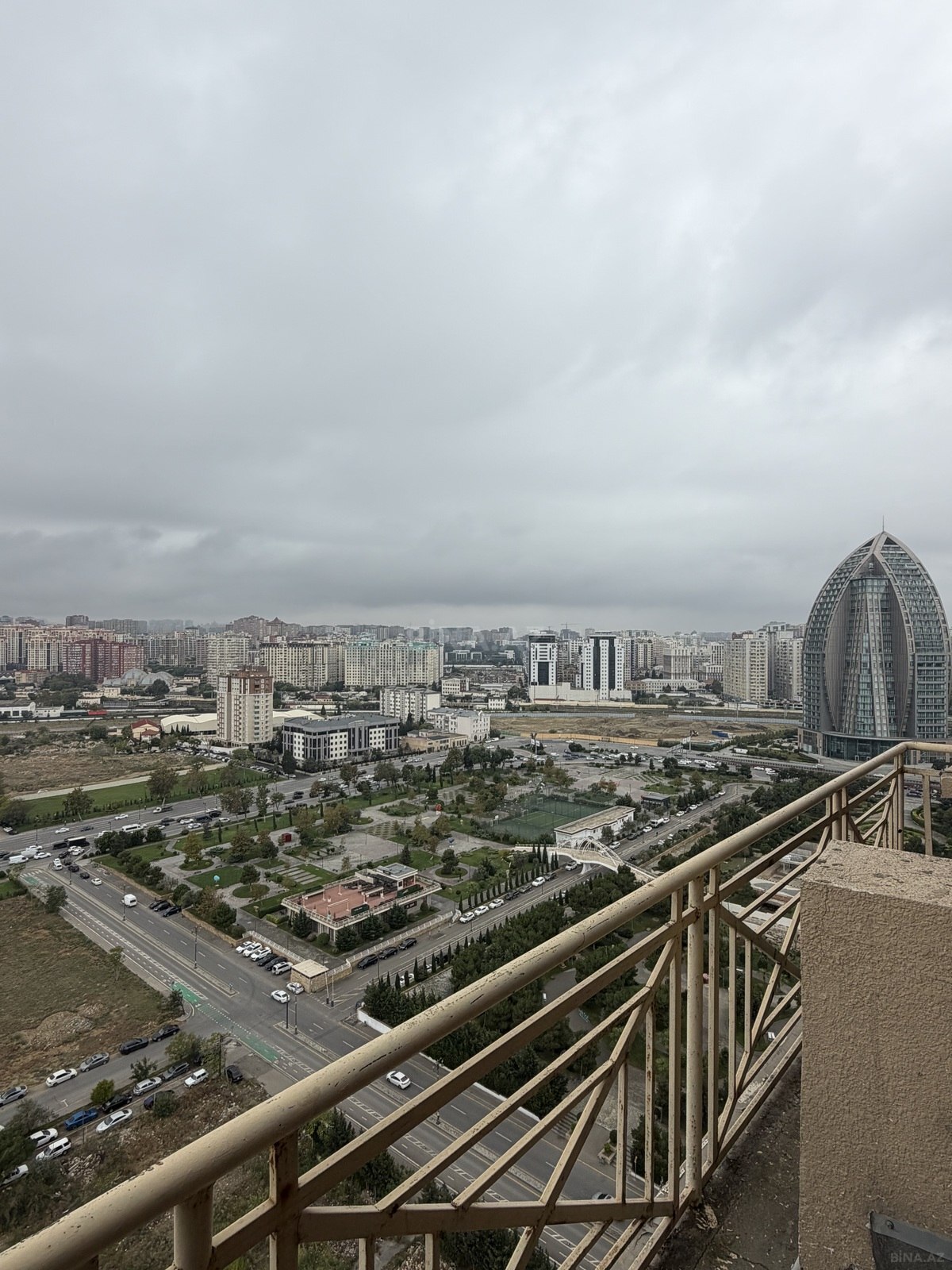 3 otaqlı Yeni tikili, Şah İsmayıl Xətai m., Bakı