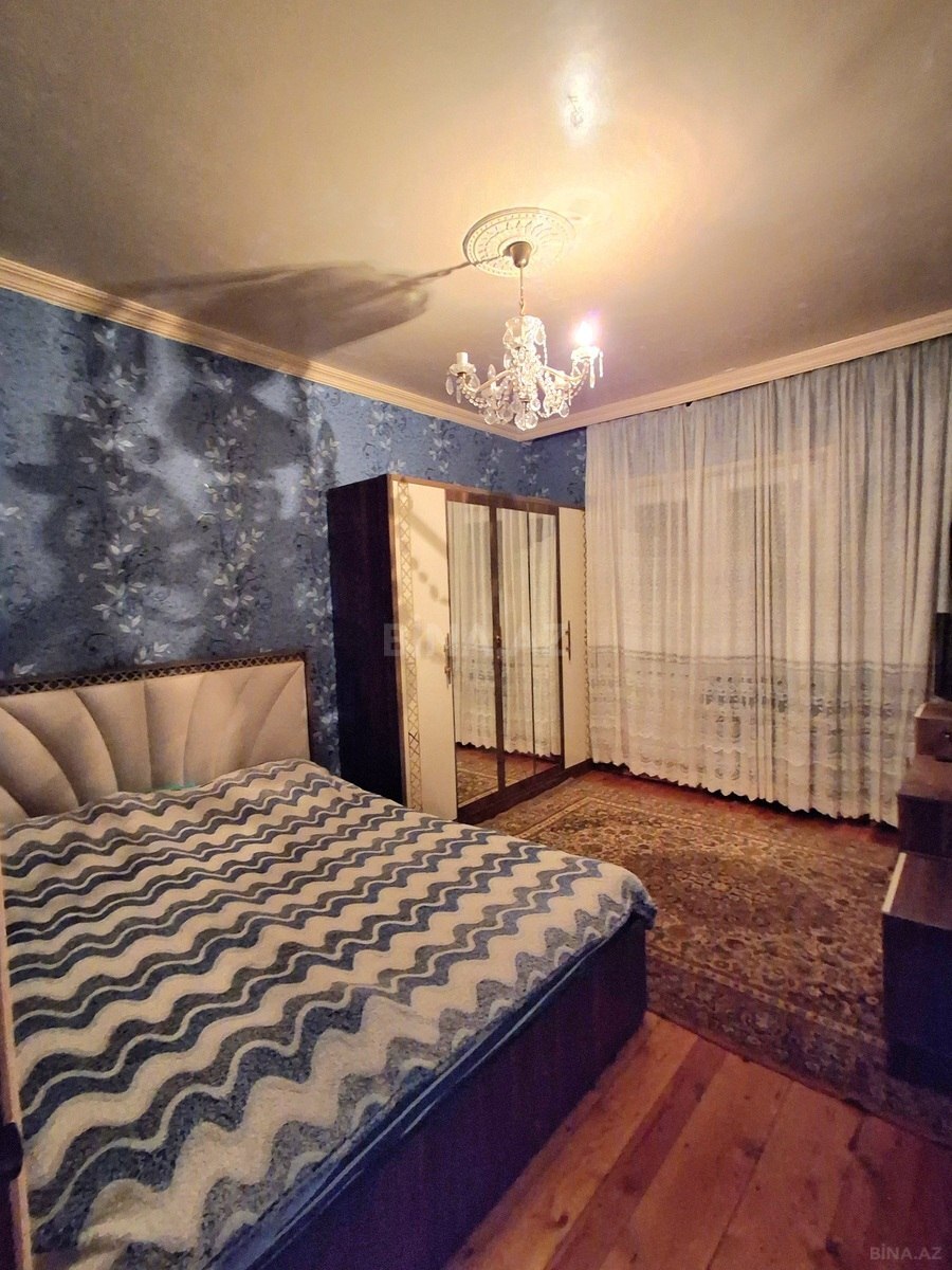 5 otaqlı Köhnə tikili, Xalqlar Dostluğu m., Bakı