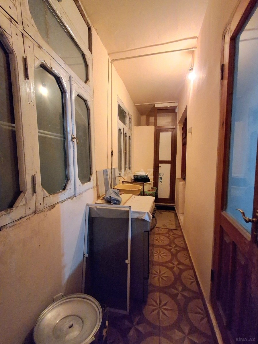 5 otaqlı Köhnə tikili, Xalqlar Dostluğu m., Bakı