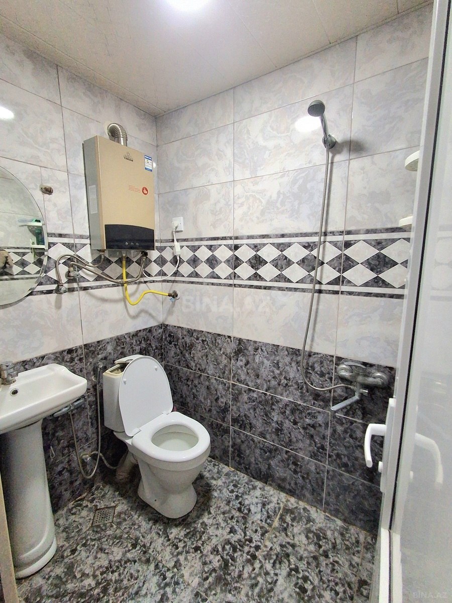 5 otaqlı Köhnə tikili, Xalqlar Dostluğu m., Bakı