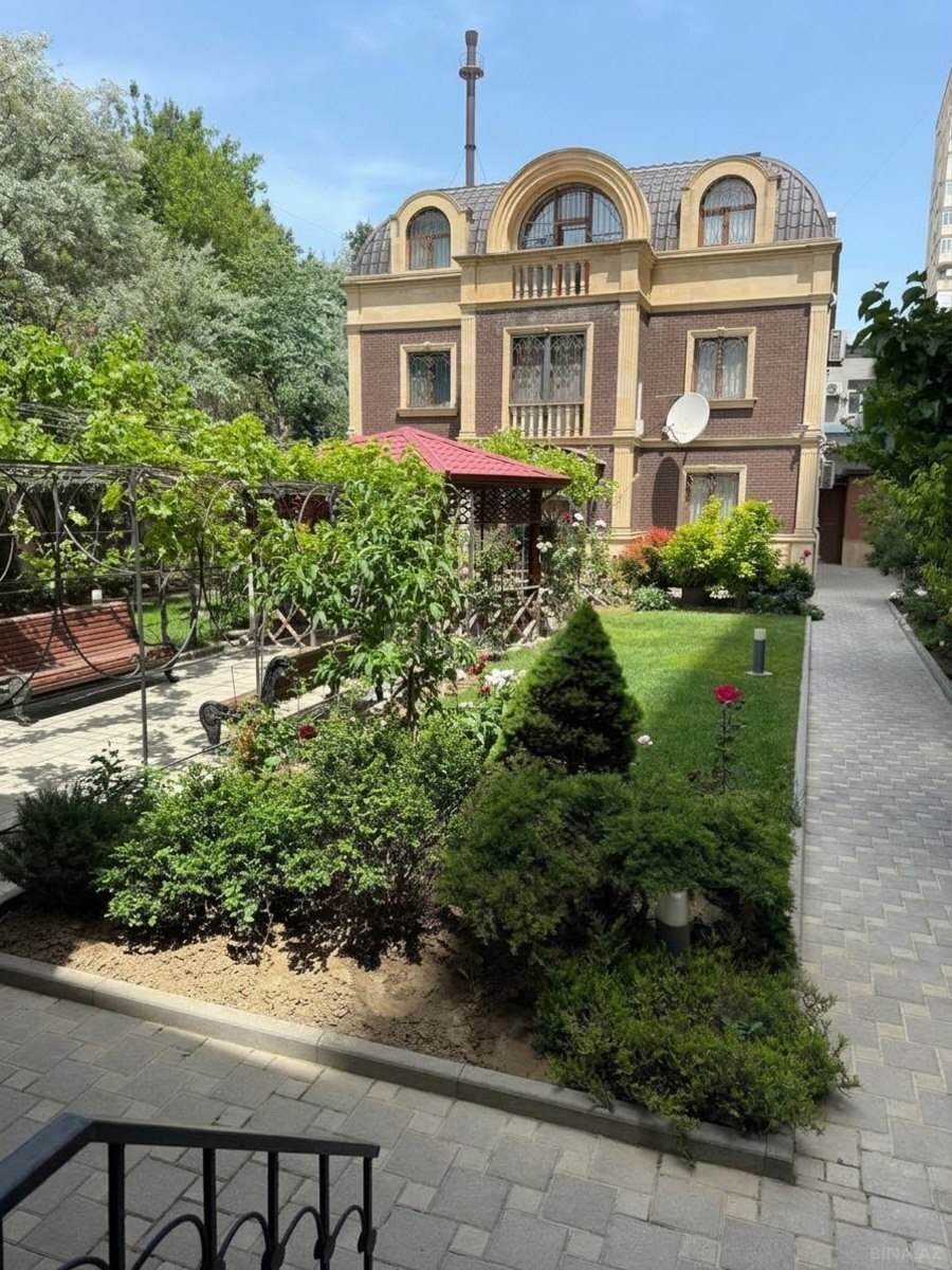 5 otaqlı Həyət evi/Bağ evi, Səbail r., Bakı