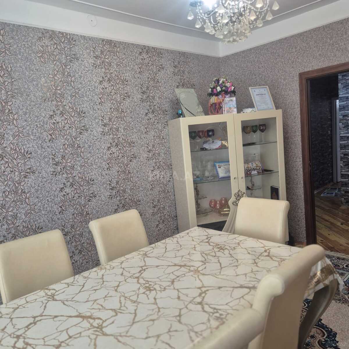 5 otaqlı Köhnə tikili, Sumqayıt