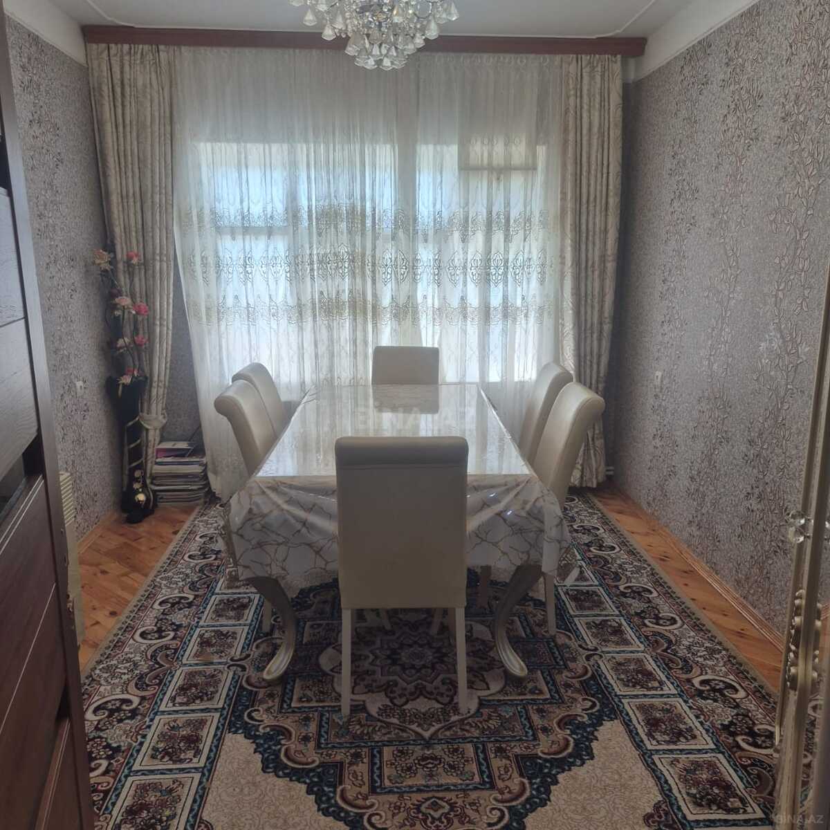 5 otaqlı Köhnə tikili, Sumqayıt