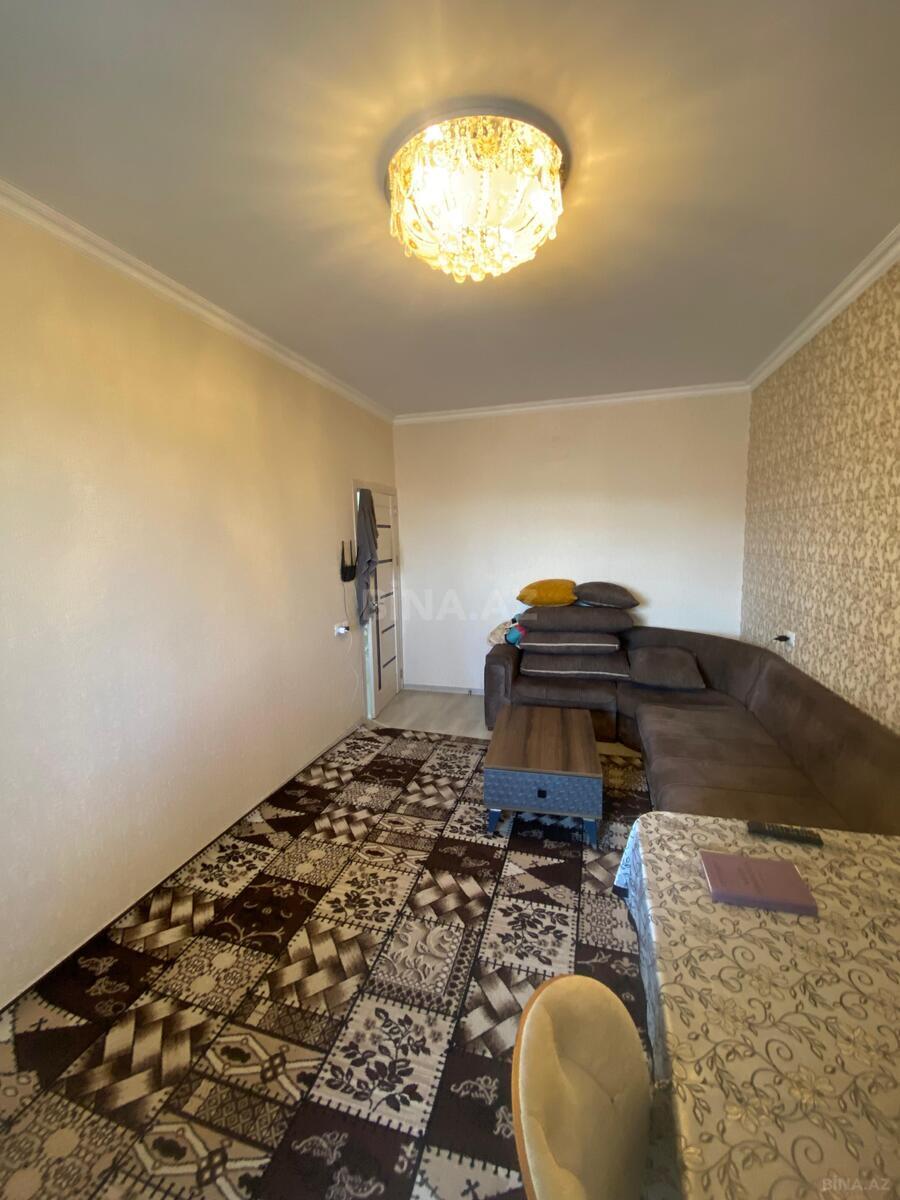 3 otaqlı Köhnə tikili, Bakıxanov q., Bakı