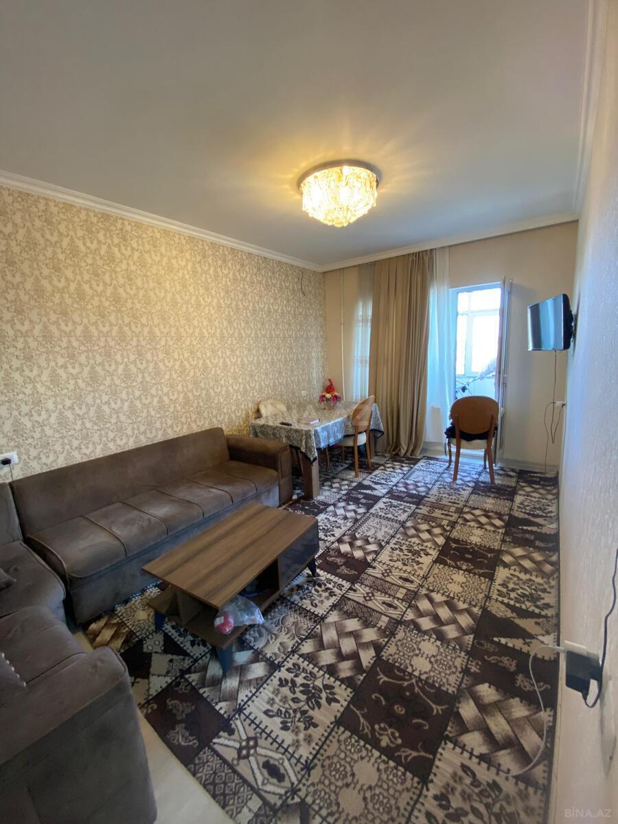 3 otaqlı Köhnə tikili, Bakıxanov q., Bakı