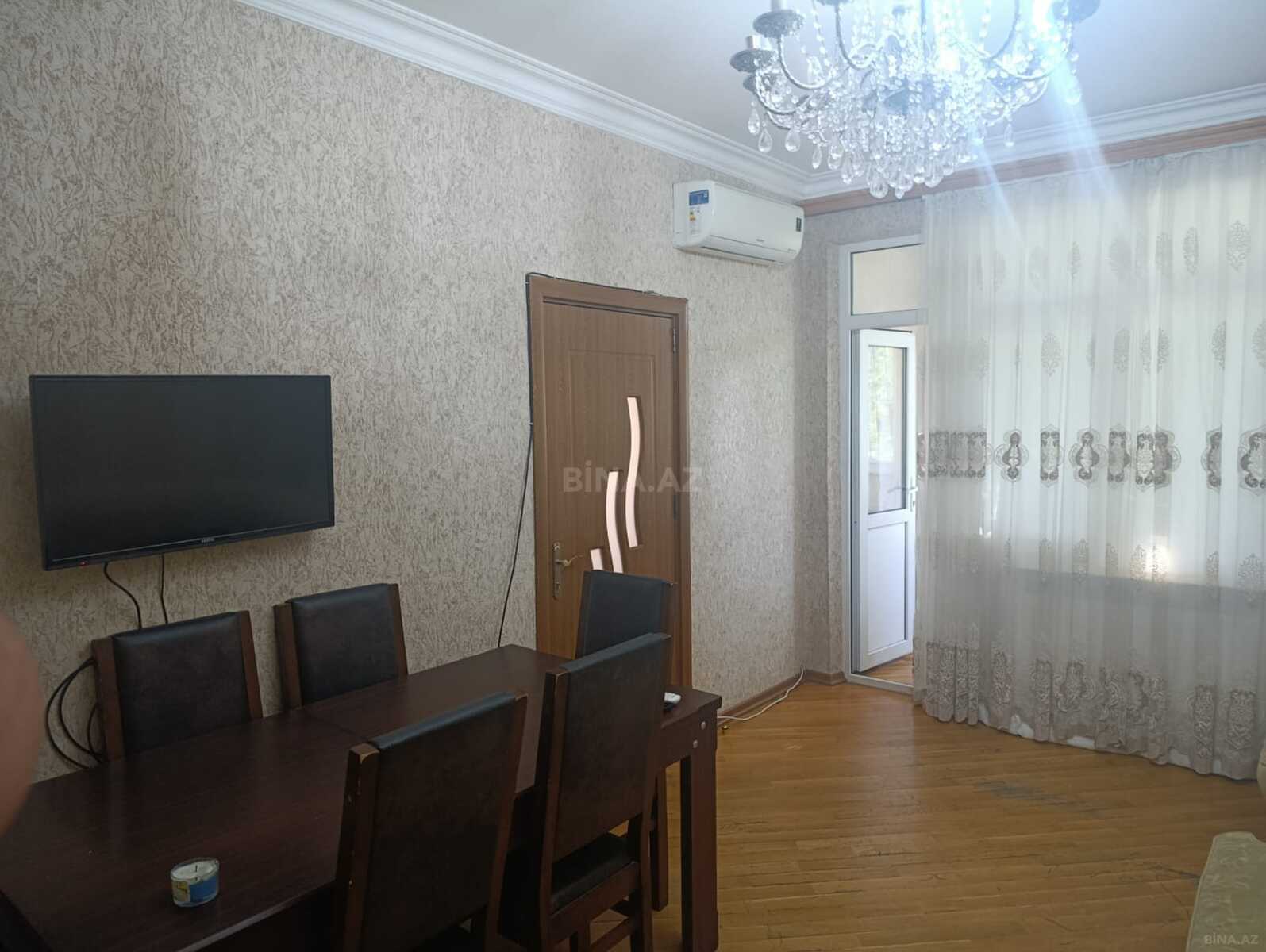 2 otaqlı Köhnə tikili, Memar Əcəmi m., Bakı