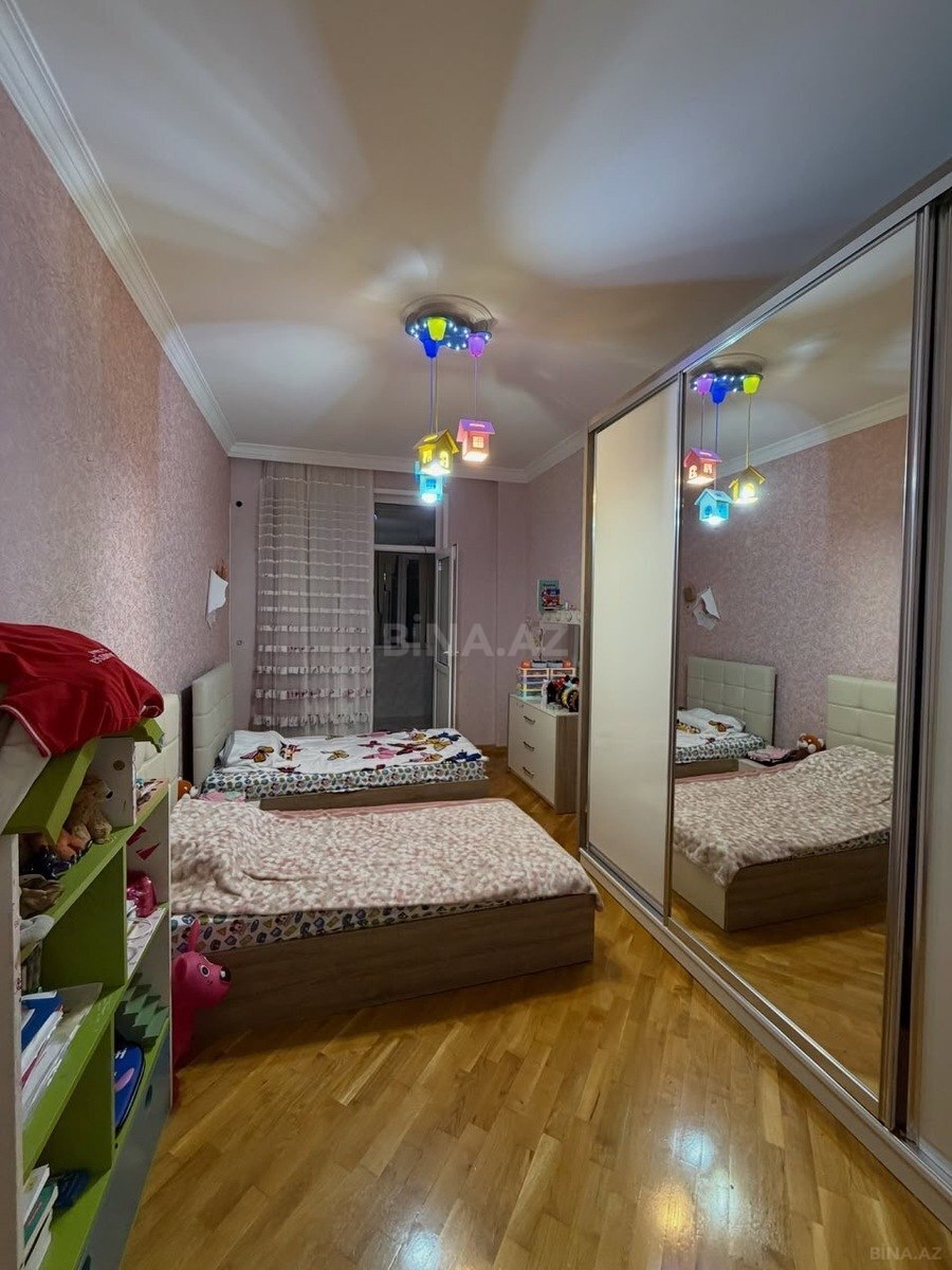 4 otaqlı Yeni tikili, İnşaatçılar m., Bakı