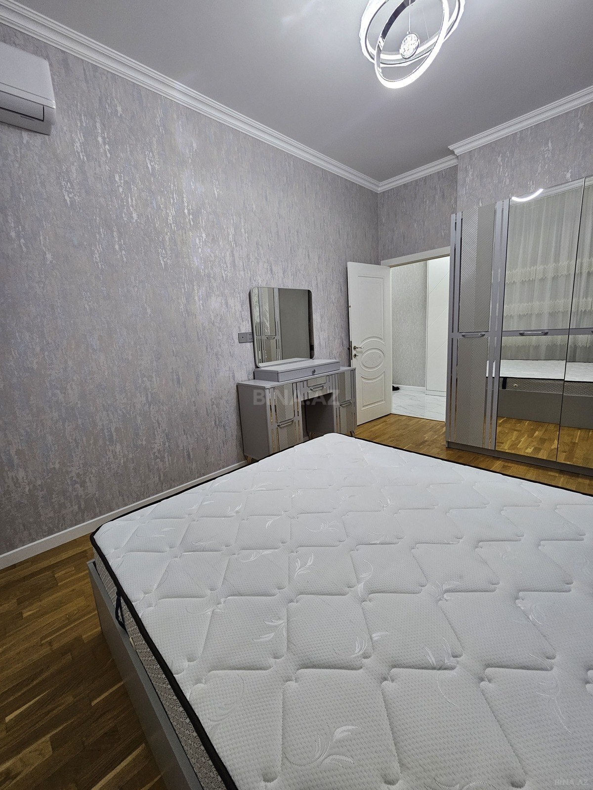 3 otaqlı Yeni tikili, Qara Qarayev m., Bakı