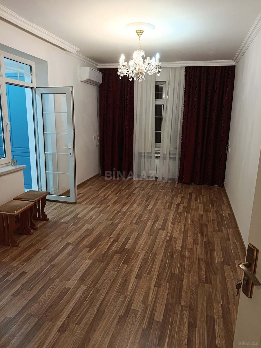 2 otaqlı Köhnə tikili, Xalqlar Dostluğu m., Bakı
