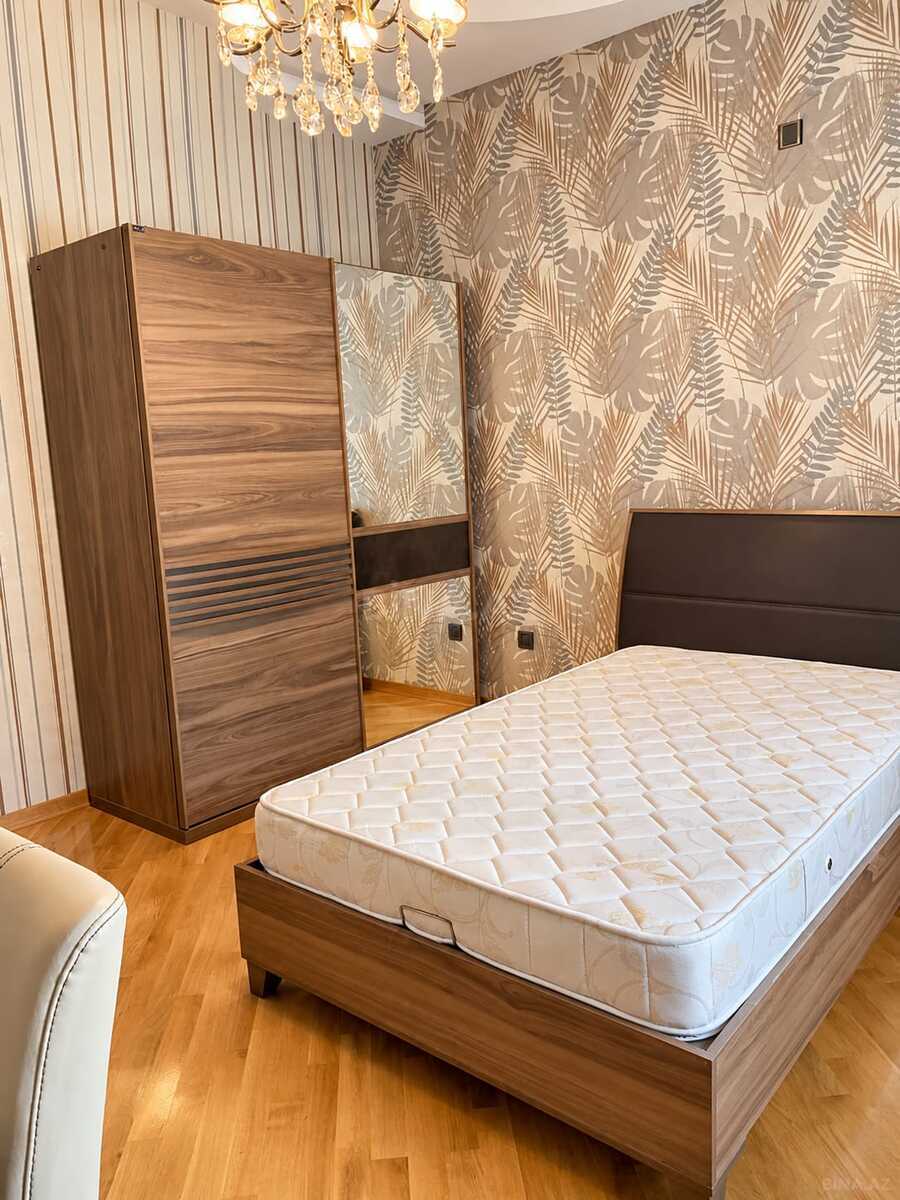 7 otaqlı Həyət evi/Bağ evi, Şah İsmayıl Xətai m., Bakı