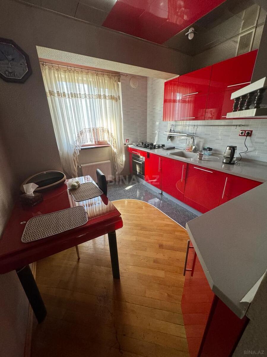 3 otaqlı Köhnə tikili, Nizami m., Bakı