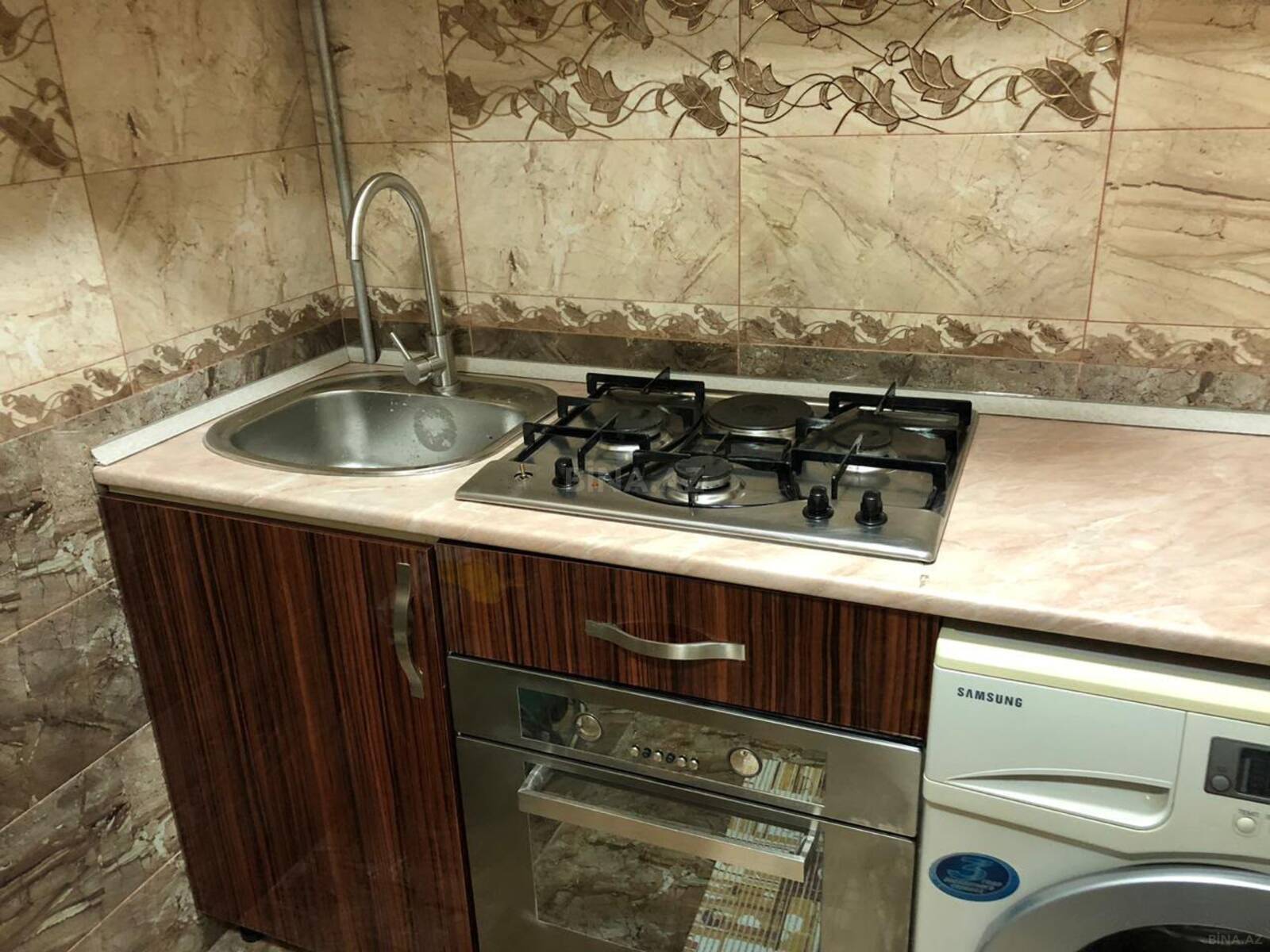 2 otaqlı Köhnə tikili, İnşaatçılar m., Bakı