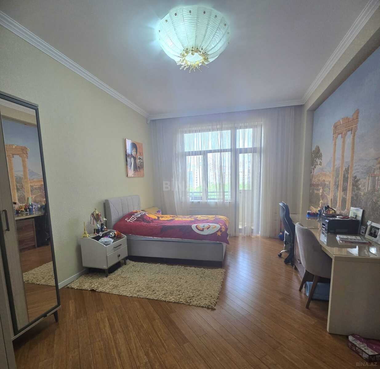 5 otaqlı Yeni tikili, Nizami m., Bakı