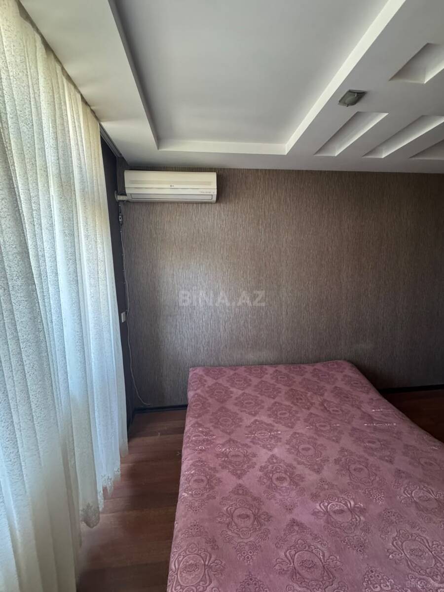 3 otaqlı Köhnə tikili, Bakıxanov q., Bakı