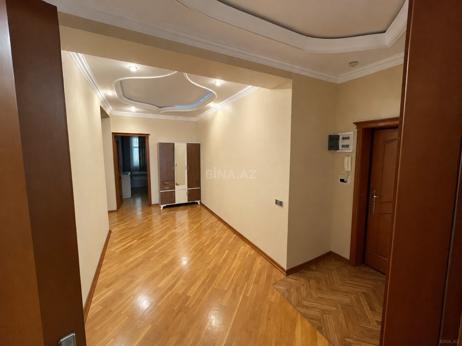 3 otaqlı Yeni tikili, İnşaatçılar m., Bakı