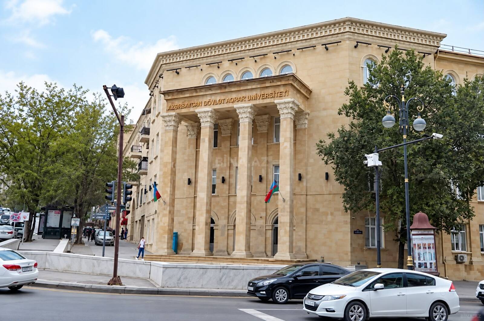 3 otaqlı Köhnə tikili, Elmlər Akademiyası m., Bakı