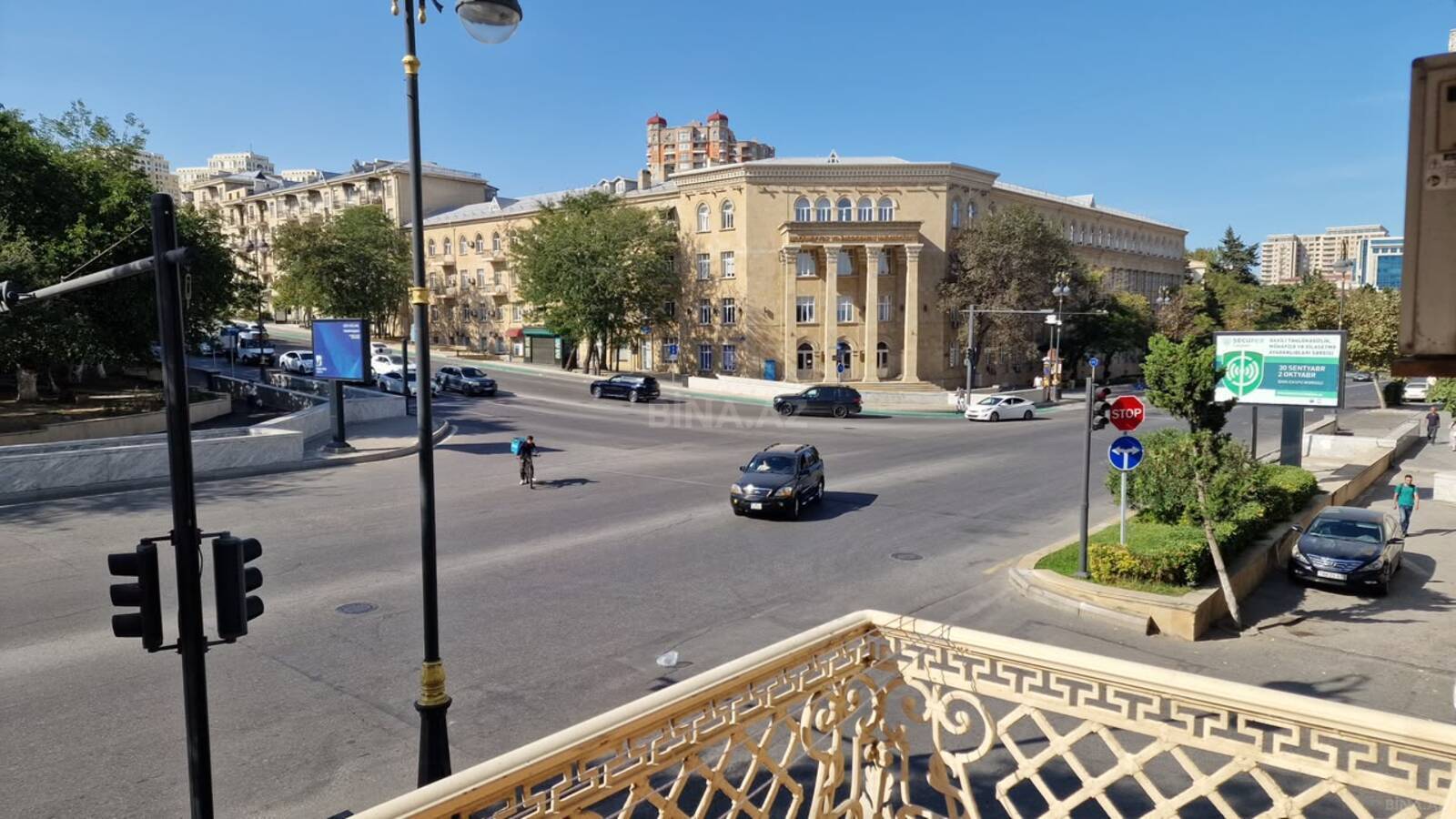 3 otaqlı Köhnə tikili, Elmlər Akademiyası m., Bakı