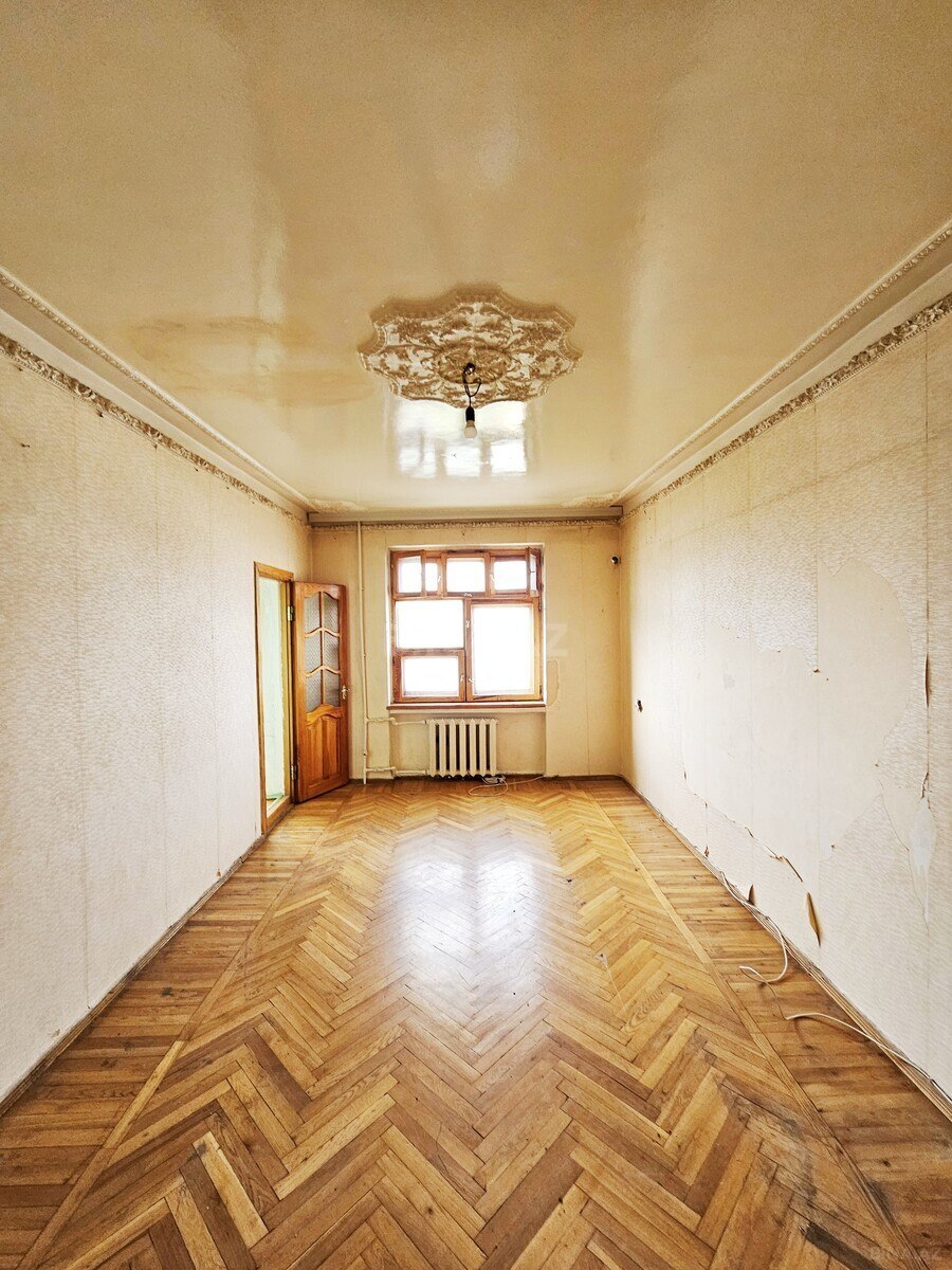 3 otaqlı Köhnə tikili, Neftçilər m., Bakı